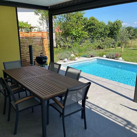 Holiday House Oljka Kobdilj Екстер'єр фото