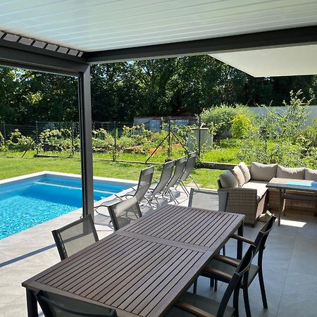 Holiday House Oljka Kobdilj Екстер'єр фото